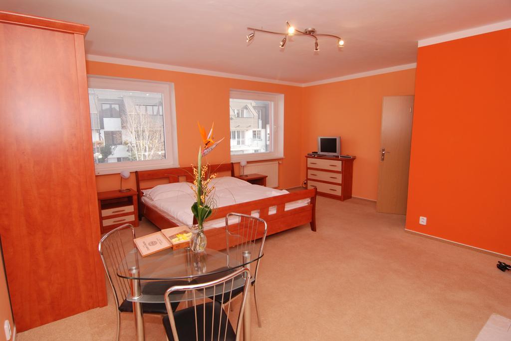 Apartmany Chodov Prag Rum bild